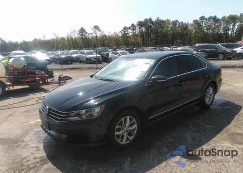 2016 Volkswagen Passat 1.8T S z USA, uszkodzony, nr VIN 1VWAS7A3XGC052774